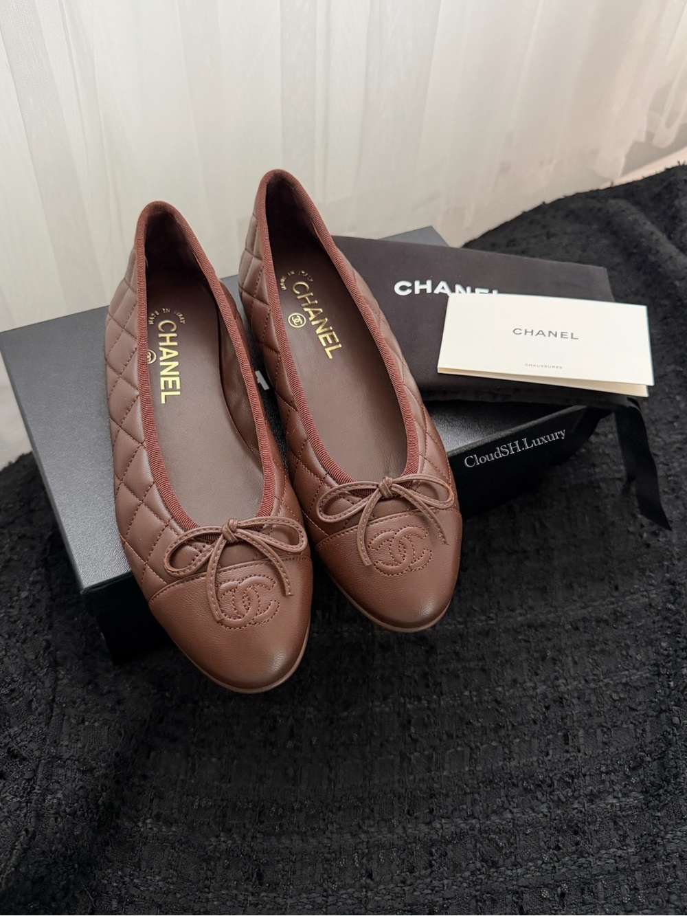 Auth Chanel BNIB 26B Dark Brown Quilted CC Logo Ballet Flats - Size 37.5